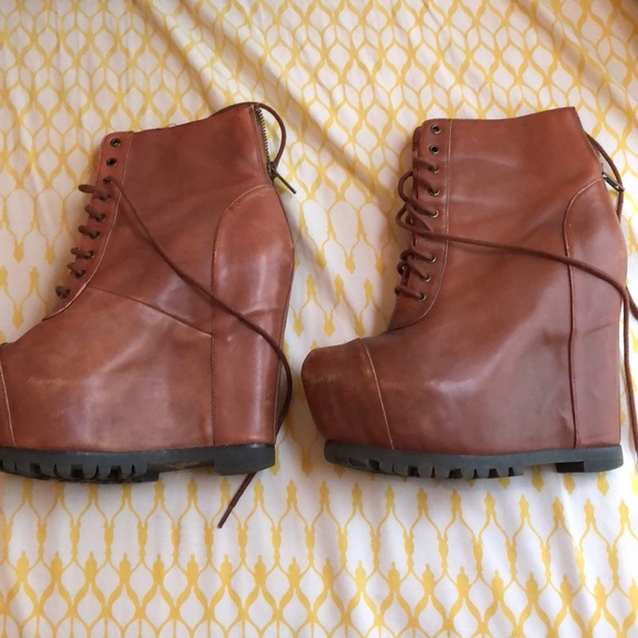 Steve Madden bootie/wedges - Picture 2 of 4